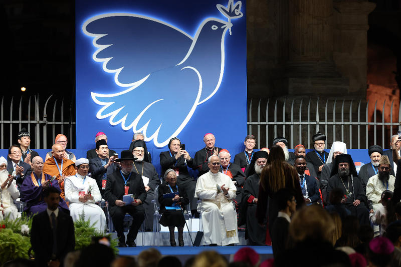 Abbandoniamo il tempo della forza e inoltriamoci nel tempo del dialogo Abbandoniamo il tempo della forza e inoltriamoci nel tempo del dialogo