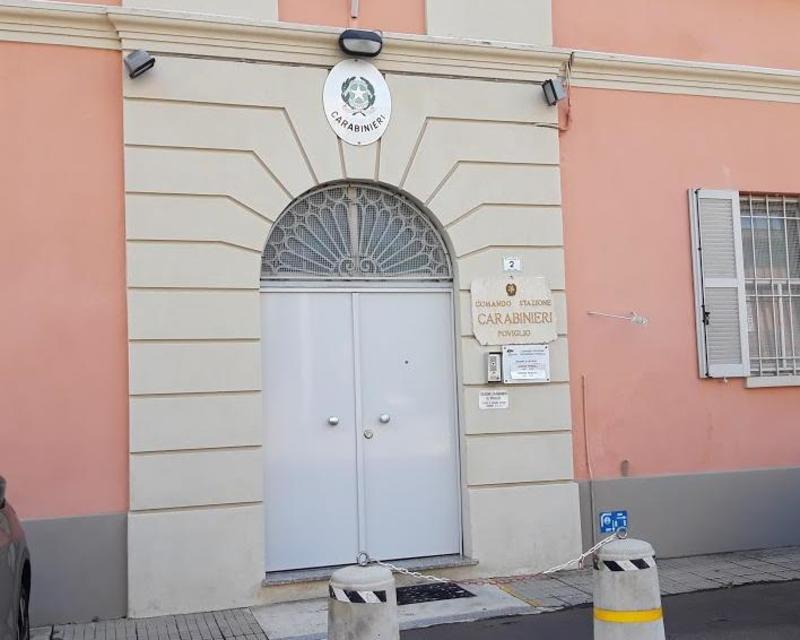 Poviglio, scoperto nel parcheggio aggredisce il proprietario
