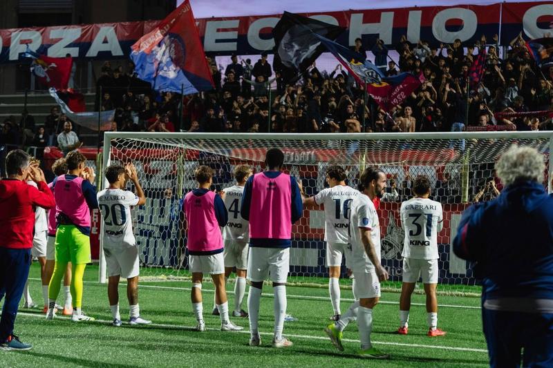 Vigor, coperta corta. La società è vigile