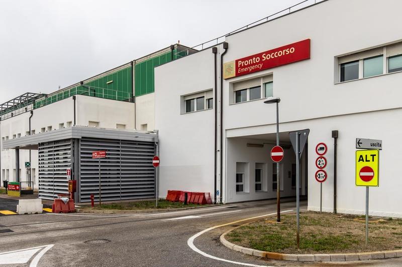 Ferrara, si fanno portare in ospedale e danno in escandescenze