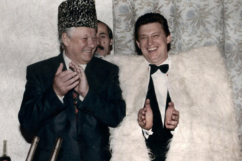 Самый красивый сподвижник Ельцина рассказал о кухне российской политики