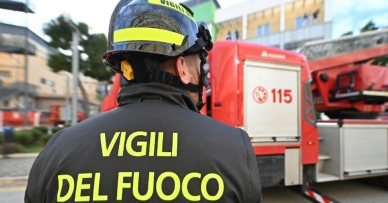 Retorbido, pullman di linea distrutto dalle fiamme: salvo l’autista
