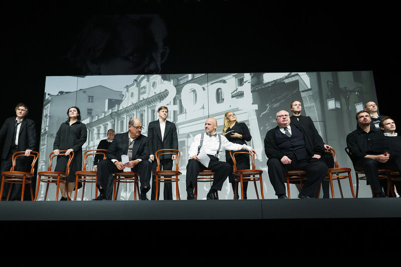 В МХТ прошел вечер памяти Олега Табакова: на великого артиста посмотрели схематично