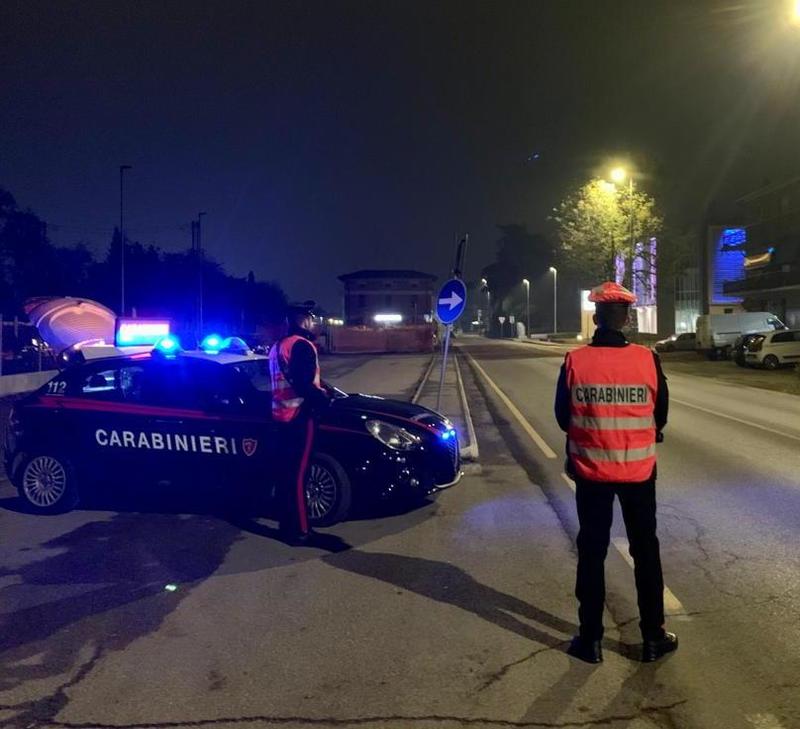 Reggio Emilia, rapina il Conad con coltello e bastone