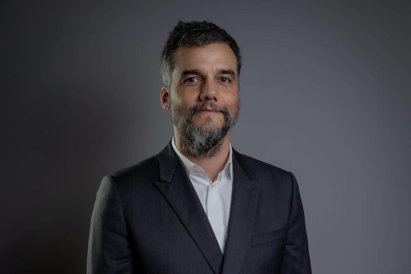 Wagner Moura e Kleber Mendonça participam de pré-estreia de 'O Agente Secreto'