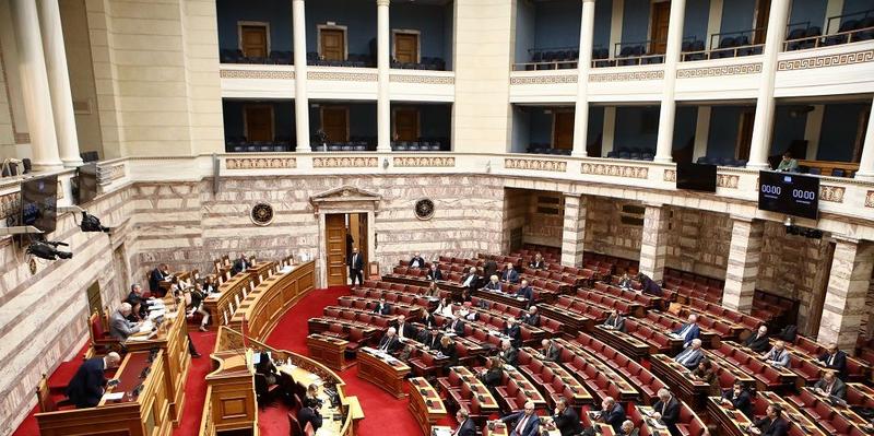 Πολιτικά σημειώματα | Οκτώβριος 2025. Ρευστοποιήσεις, κατασκευές, αναζητήσεις και διαχωριστικές