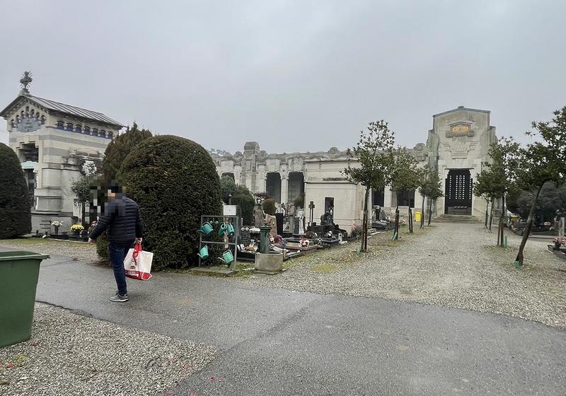 Cimitero tra furti e vandalismi, scoppia la polemica: “Salme riesumate senza avviso”