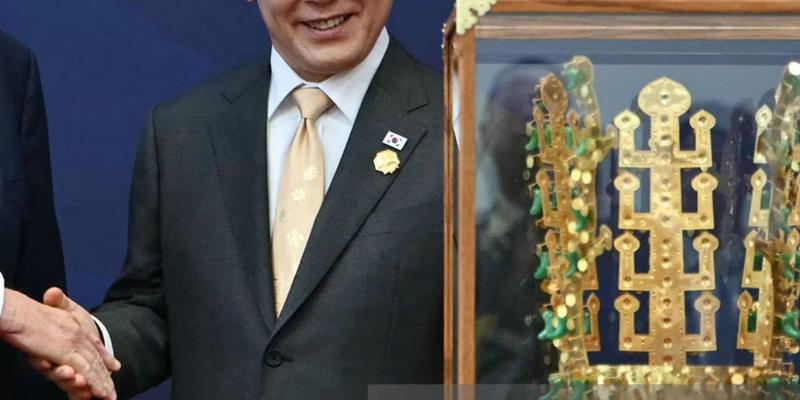 Dazed and Confused and Bigly Kingly For A Day