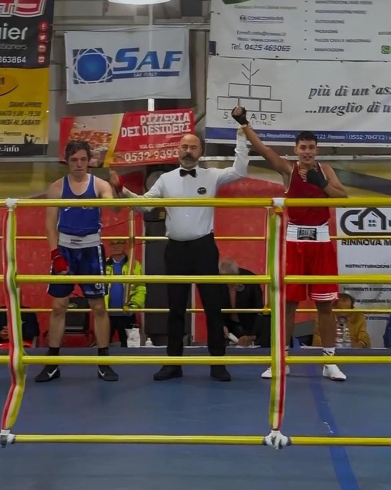 Il 19enne protatonista nell’ultima riunione di Ferrara Boxe. Emanuele Bossa brilla sul ring di Croce