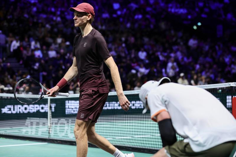 Parigi, c'è Cerundolo sulla strada di Sinner. In palio i quarti del torneo 1000 / Parigi, c'è Cerundolo sulla strada di Sinner. In palio i quarti del torneo 1000 /