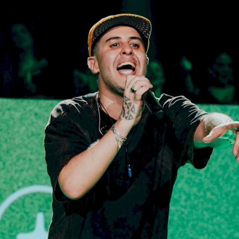 Bruno Diegues recebe Sorriso Maroto e Marvvila em gravação de novo DVD Bruno Diegues recebe Sorriso Maroto e Marvvila em gravação de novo DVD