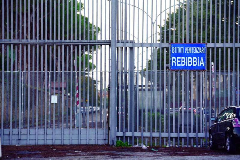 “Due gay nella stella cella con wc a vista: storia di ordinaria follia penitenziaria”