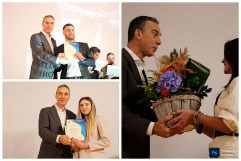 Новите будители на бургаските деца получиха своето признание от кмета Димитър Николов