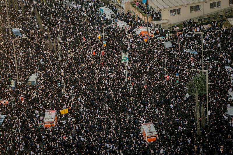 200,000 ultra-Orthodox men block entry to Jerusalem in protest against serving in IDF 200,000 ultra-Orthodox men block entry to Jerusalem in protest against serving in IDF