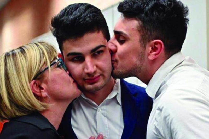 Uccise il padre violento per salvare la madre: finisce l’incubo di Alex