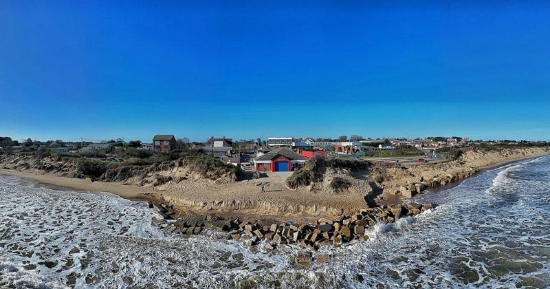 Advisory notices sent to 11 clifftop properties at 'imminent risk' of collapse