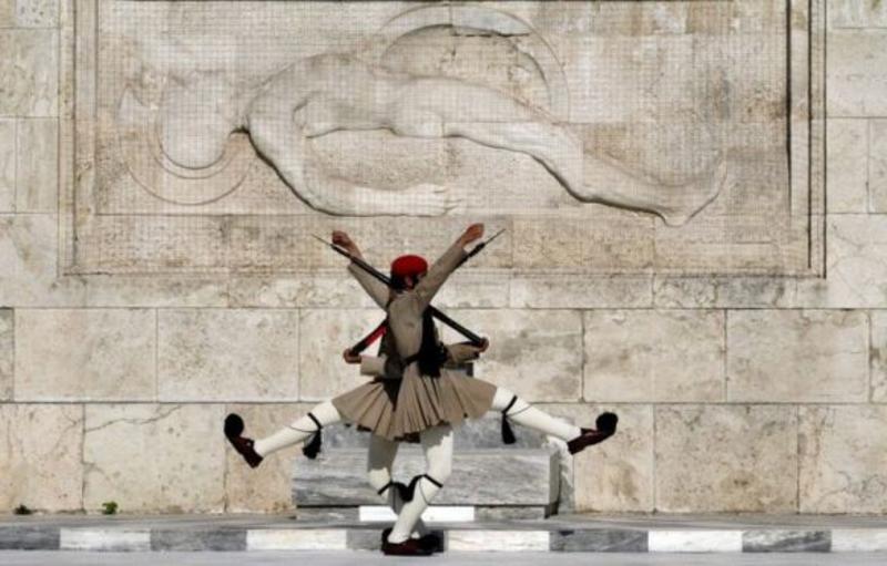 «Ανδρών επιφανών πάσα γη... «Ανδρών επιφανών πάσα γη...