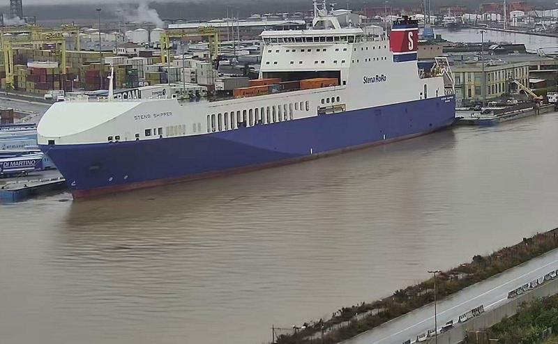 Livorno, migrante morto in mare: all'alba riprese le ricerche. Si cerca lui e un disperso