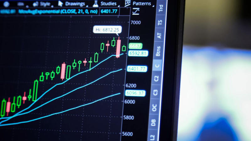 Los pequeños inversores agitan el mercado de derivados y atraen a los grandes fondos