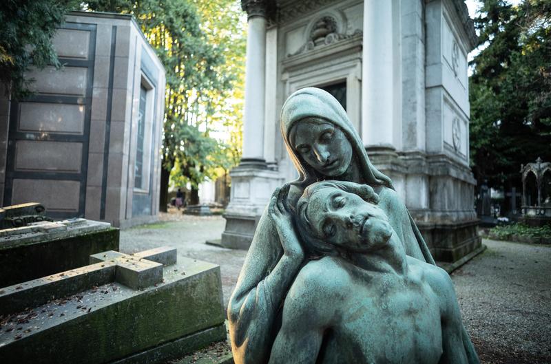 Ognissanti, i cimiteri storici da visitare: luoghi dove arte e ricordo si incontrano