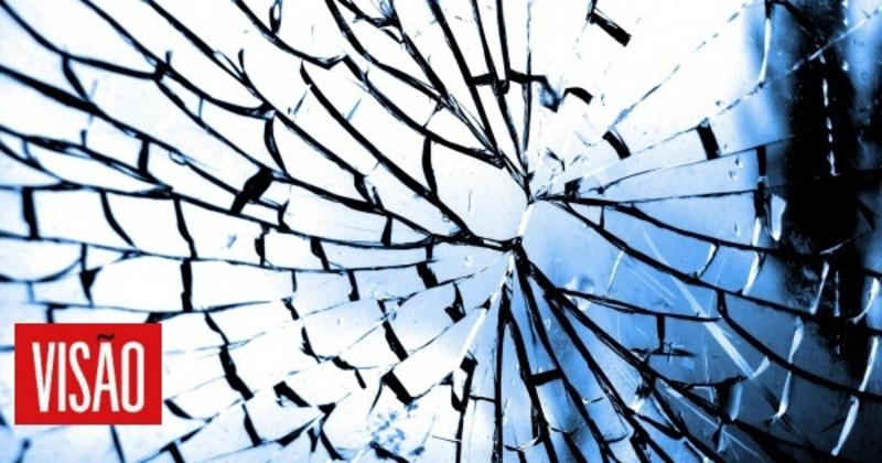 O espelho partido da Democracia: Narcisismo e a crise da representação política