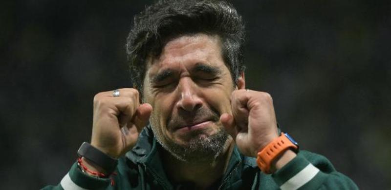 Abel usou mensagem nos quartos, mural das viradas e lembranças da Champions