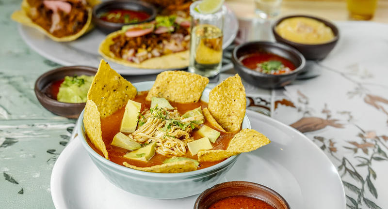 La ruta de sabores mexicanos: honrando Día de Muertos con tacos, huaraches, chimichanga y más La ruta de sabores mexicanos: honrando Día de Muertos con tacos, huaraches, chimichanga y más