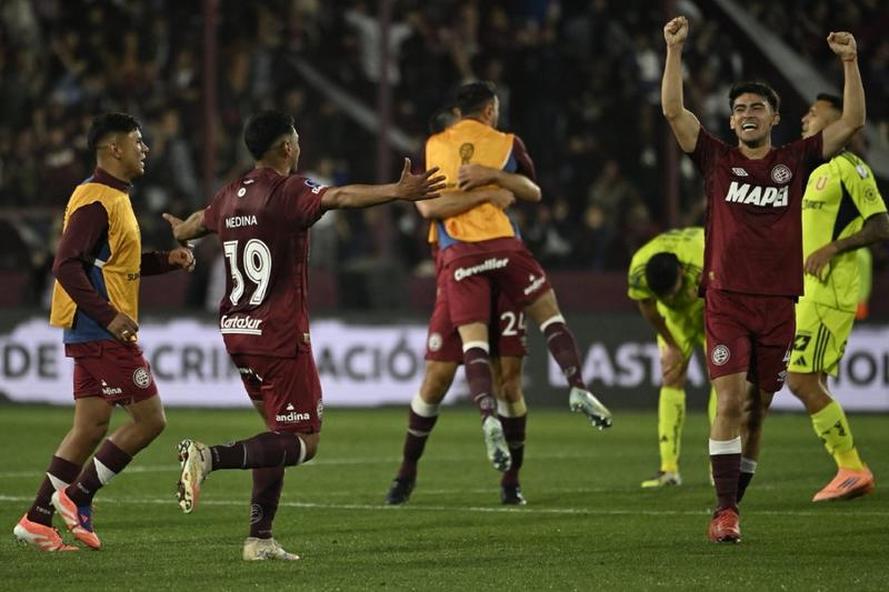 Lanús becomes sole Argentine representative in South American football biggest stages Lanús becomes sole Argentine representative in South American football biggest stages