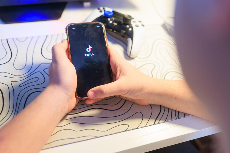 TikTok, les ados… et la bataille pour le contrôle de l’attention