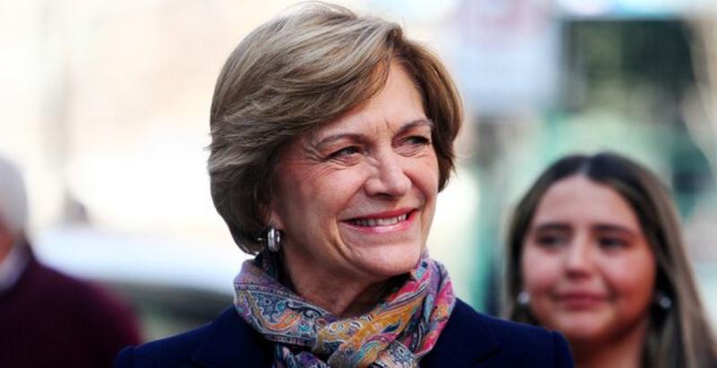 “Portarse como señorita”