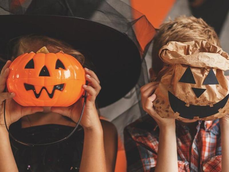 Quindicenne precipitaÂ dal terzo piano duranteÂ una festa di HalloweenÂ a casa di amici