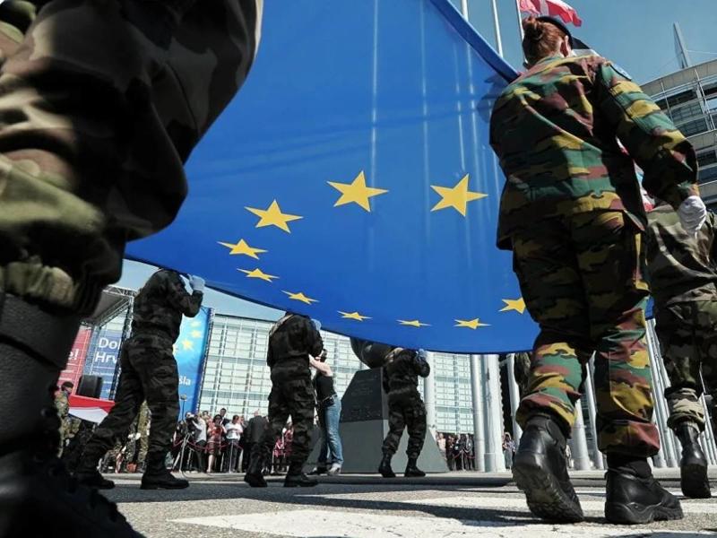 Armi e politica: quell'Italia inerme sognata dalla sinistra