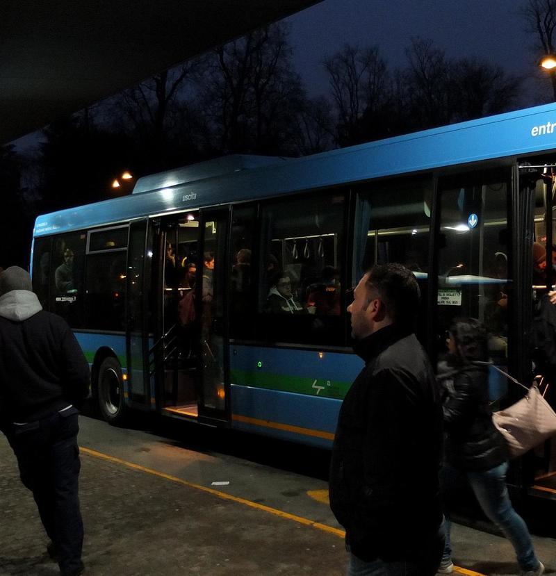 La paura sale sugli autobus: a Monza e in Brianza quattro conducenti aggrediti da maranza e “portoghesi”
