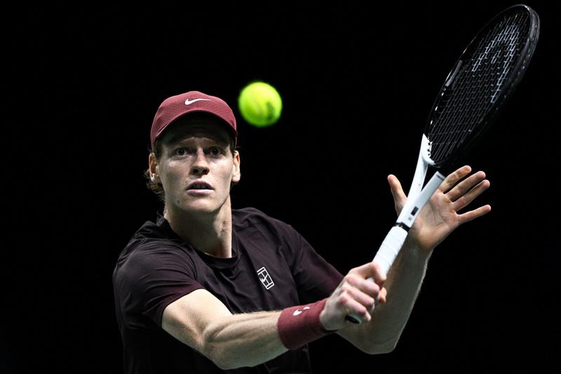 Sinner spazza via Zverev e vola in finale a Parigi. Il numero 1 del ranking Atp è di nuovo a un passo