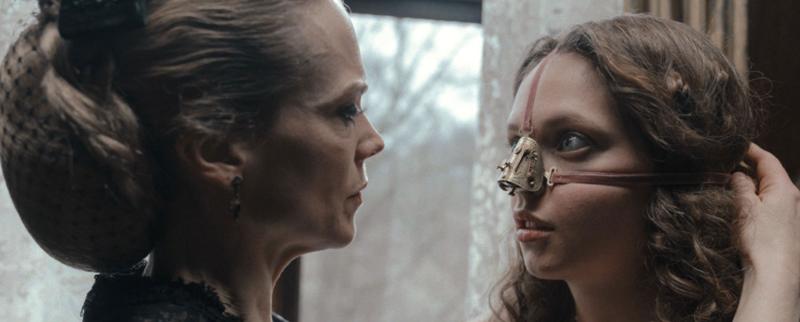 Çirkin Üvey Kardeş: Bir Masalın Karanlık ve Hüzünlü Aynası Çirkin Üvey Kardeş: Bir Masalın Karanlık ve Hüzünlü Aynası