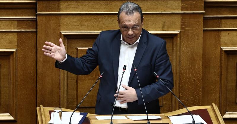 Σ. Φάμελλος: 