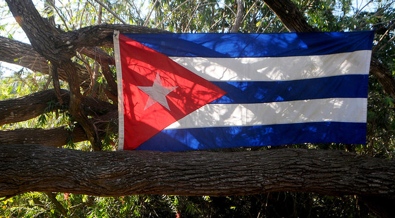 ¡Viva Cuba libre! ¡Viva Cuba libre!