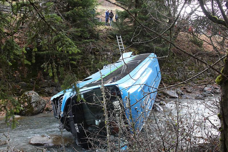 Bus caduto nel torrente a Valfurva, l’autista: “Ho avuto un malore”