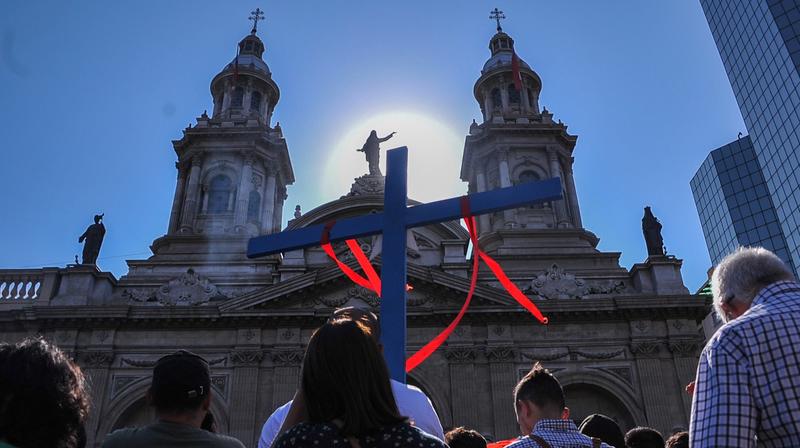 Encuesta Bicentenario UC 2025: ¿hay “catholic revival” en Chile?