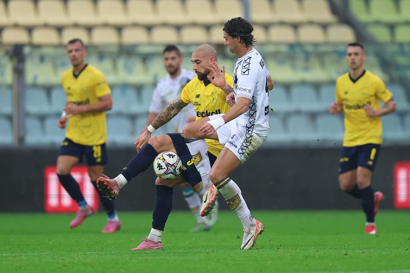 Il Modena travolge la Juve Stabia, la vetta è al sicuro