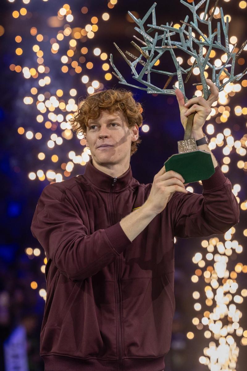 Sinner di nuovo re, trionfa a Parigi E torna il numero uno al mondo