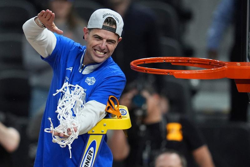 After topping other Jewish NCAA coaches, Gators’ Golden shoots for title repeat After topping other Jewish NCAA coaches, Gators’ Golden shoots for title repeat