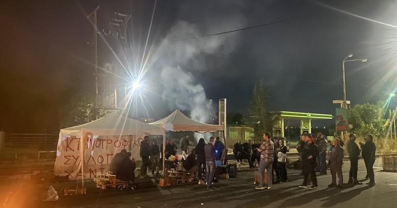 Εργατικά σωματεία επισκέφθηκαν τα μπλόκα των αγροτών στα Χανιά