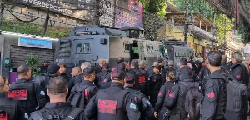 Carta aberta aos policiais brasileiros.