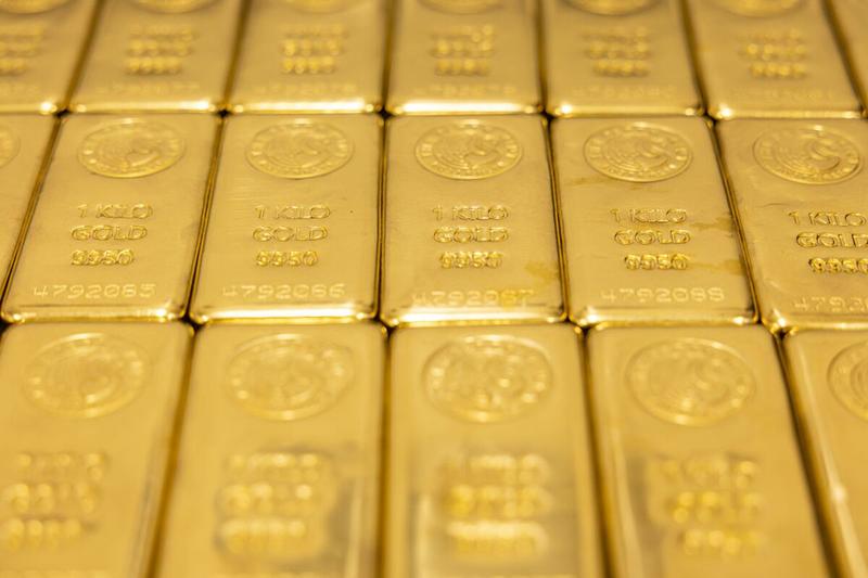 Gold Bugs’ Bankers Take a Step Back in Time