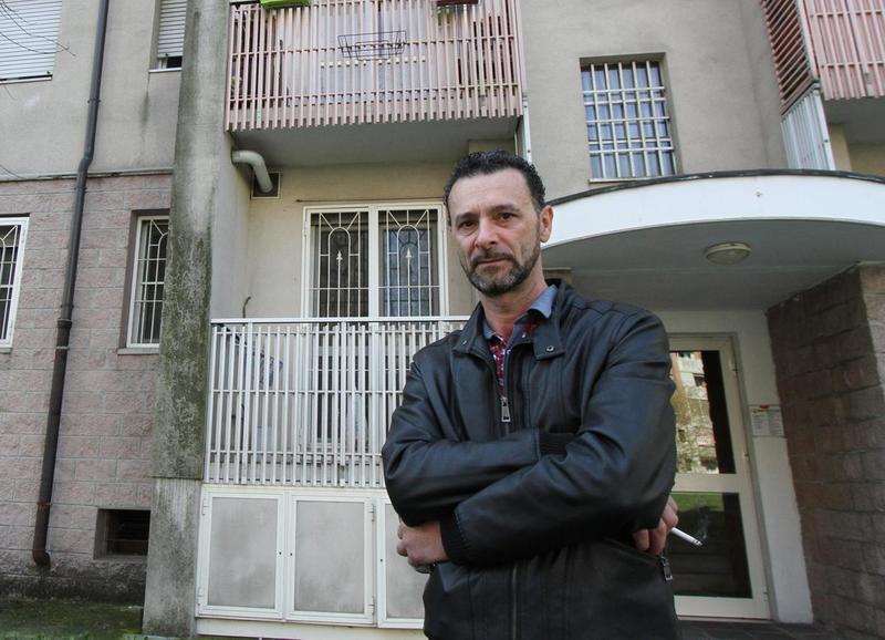 Sfrattato dall’alloggio, Claudio De Mitri ora dorme in un furgone. “Ho sbagliato, ma per favore aiutatemi”