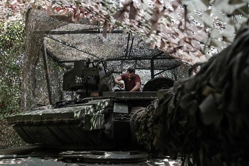 Confini e colli di bottiglia: gli ostacoli al movimento delle truppe da Lisbona a Leopoli Confini e colli di bottiglia: gli ostacoli al movimento delle truppe da Lisbona a Leopoli