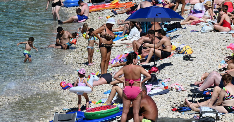 Opet isti moćni lobiji, opet ista pobuna, koristi se čak i ista dosadna fraza, kao da je na Jadranu sve isto kao te 2005.!