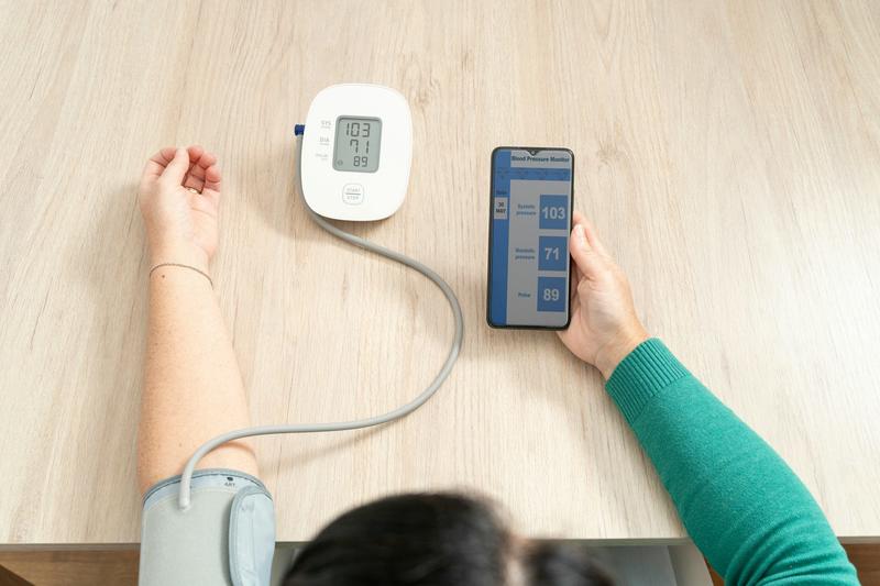 Cómo autocontrolar la presión arterial sin cometer errores