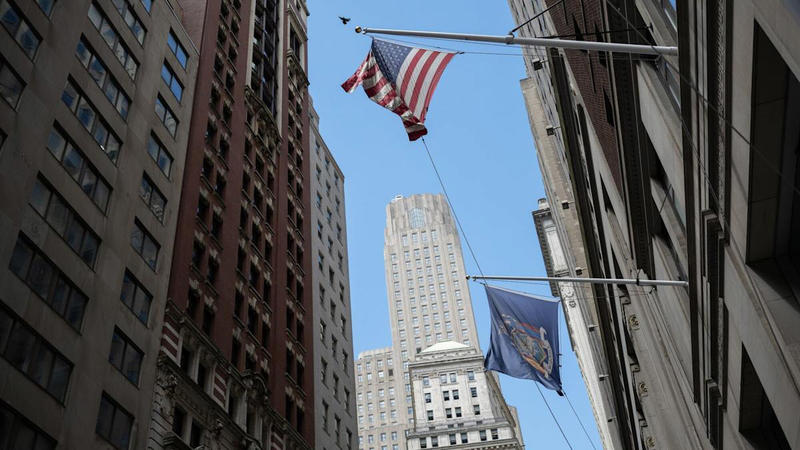 Los CEO de Wall Street anticipan caídas en bolsa del 15 % (y ya piensan cómo aprovecharlas)